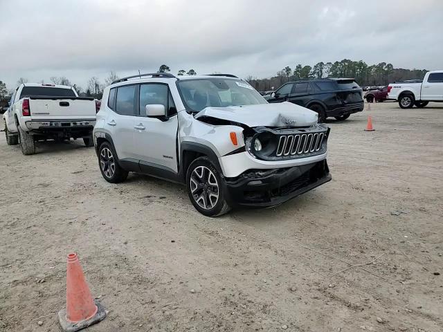 2018 Jeep Renegade - Image 11