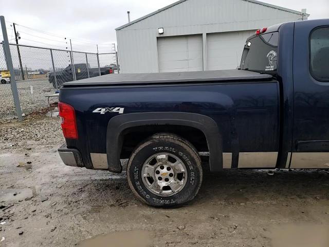 2010 Chevrolet Silverado - Image 11