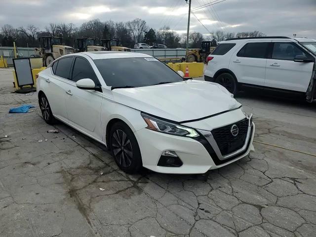 2019 Nissan Altima - Image 10