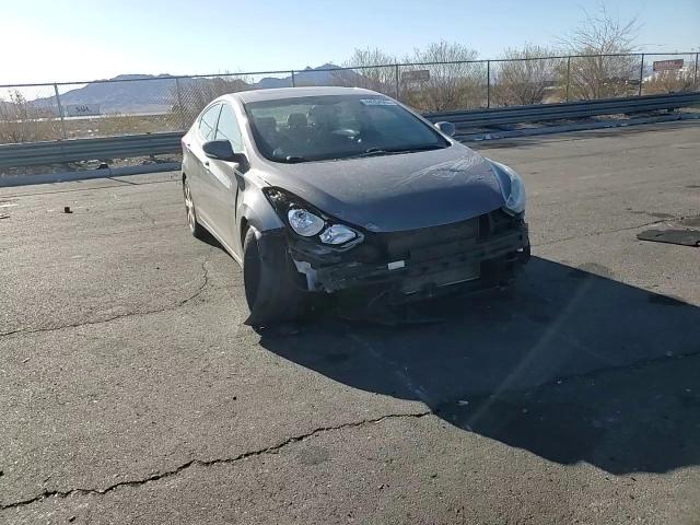 2011 Hyundai Elantra - Image 10