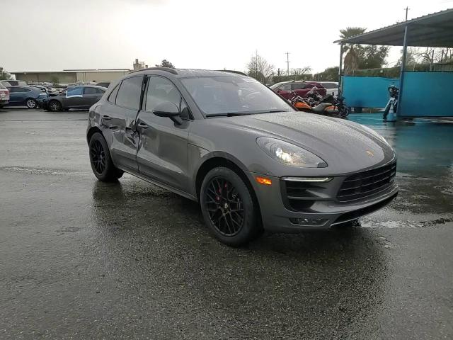 2018 Porsche Macan - Image 12