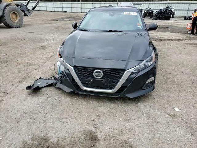 2021 Nissan Altima - Image 11