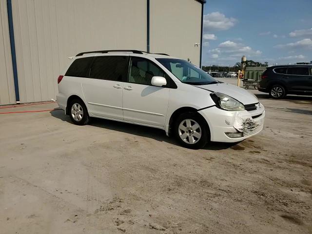 2004 Toyota Sienna - Image 12