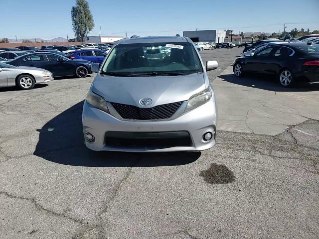 2013 Toyota Sienna - Image 12