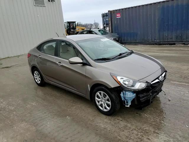 2014 Hyundai Accent - Image 13
