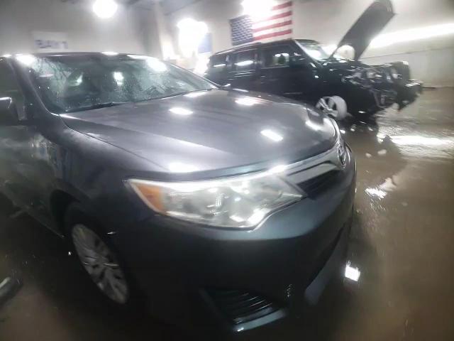 2013 Toyota Camry - Image 13