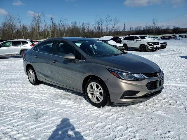 2018 Chevrolet Cruze - Image 13