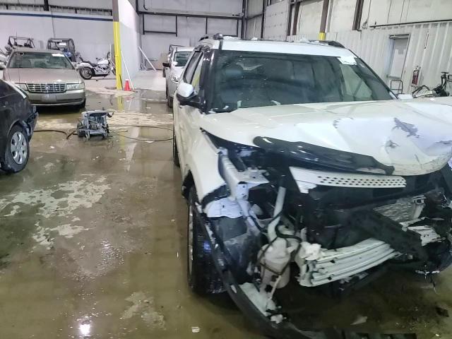 2015 Ford Explorer - Image 15