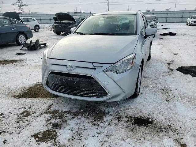 2017 Toyota Yaris - Image 11