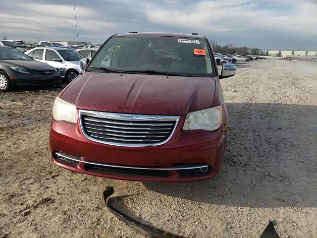 2014 Chrysler Town & Country - Image 11