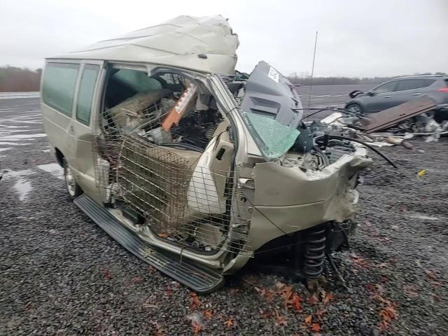 2013 Ford Econoline - Image 11