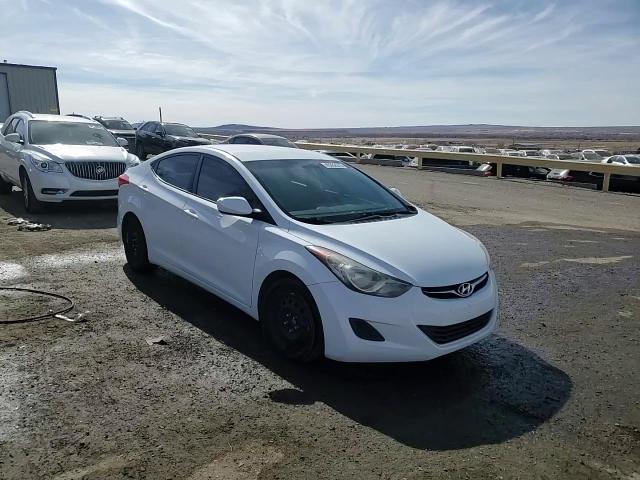 2013 Hyundai Elantra - Image 14