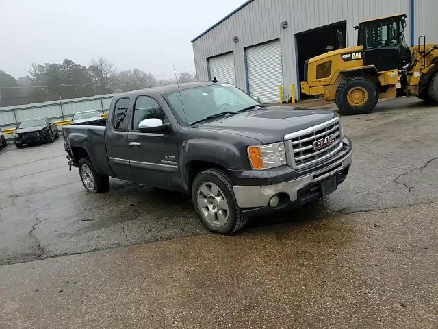 2011 GMC Sierra - Image 11