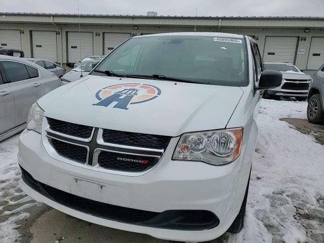 2019 Dodge Caravan - Image 12
