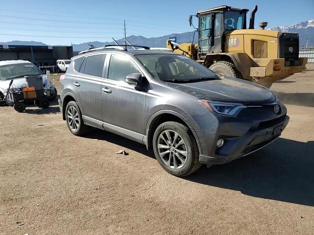 2018 Toyota RAV 4 - Image 12