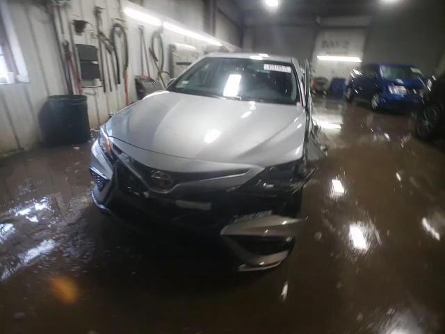 2021 Toyota Camry - Image 13