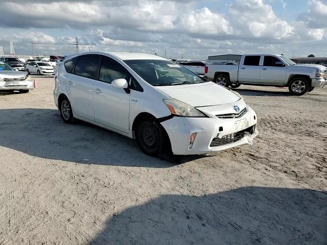 2013 Toyota Prius - Image 11