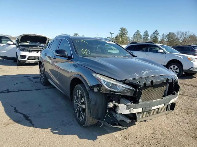 2017 Infiniti QX30 - Image 11