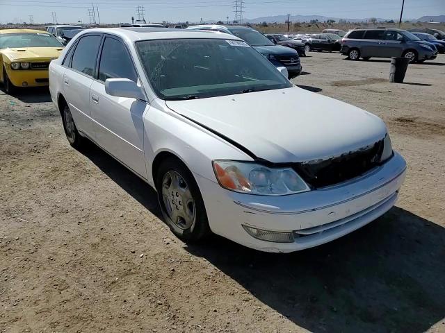 2003 Toyota Avalon - Image 10