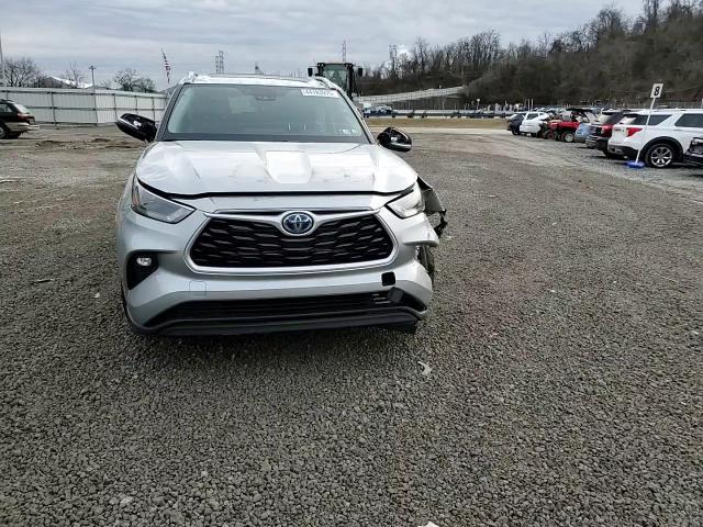 2022 Toyota Highlander - Image 12