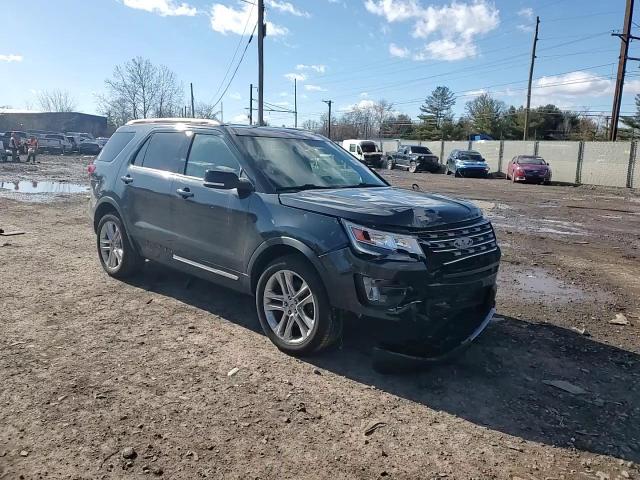 2017 Ford Explorer - Image 11