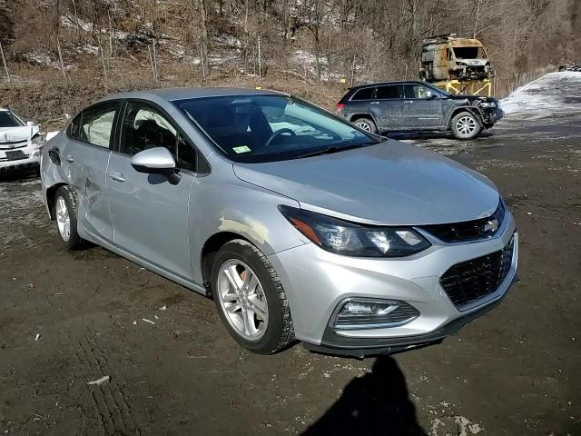 2017 Chevrolet Cruze - Image 11