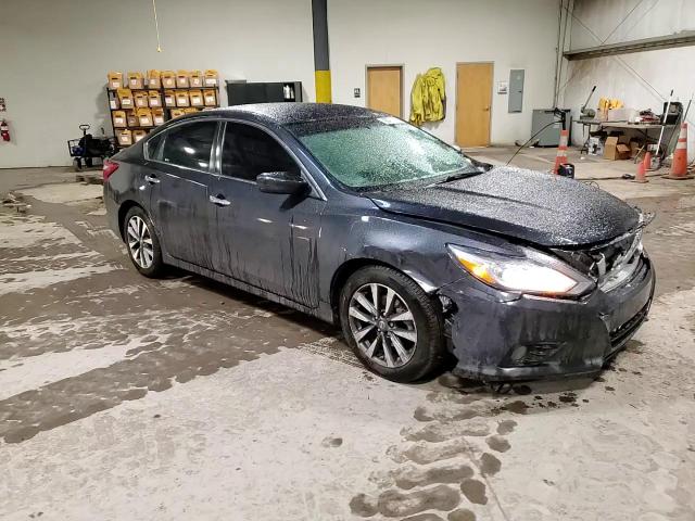 2017 Nissan Altima - Image 13