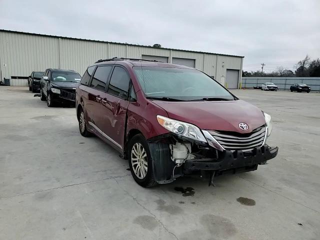 2014 Toyota Sienna - Image 12