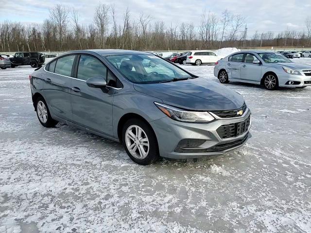 2018 Chevrolet Cruze - Image 14