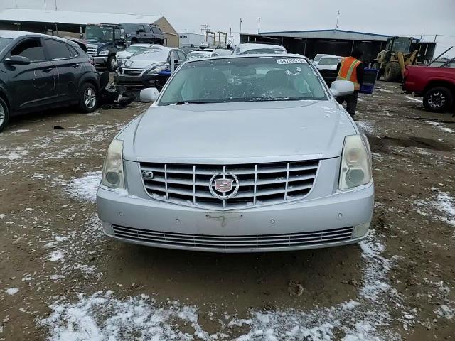 2010 Cadillac DTS - Image 10
