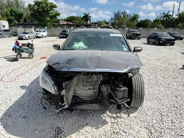 2014 Chrysler 200 - Image 13