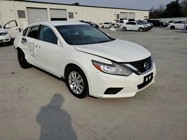 2016 Nissan Altima - Image 11