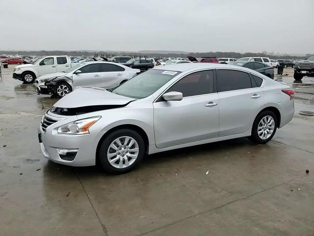 2015 Nissan Altima - Image 13