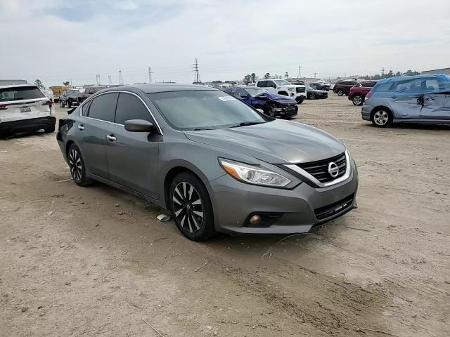 2018 Nissan Altima - Image 10