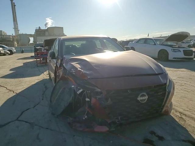 2024 Nissan Altima - Image 10