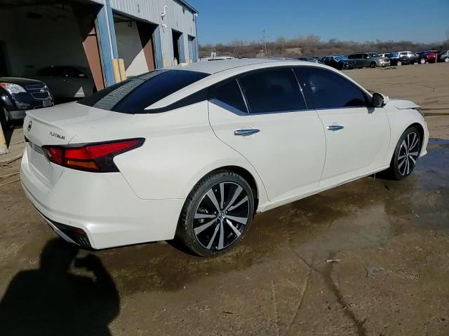 2020 Nissan Altima - Image 13