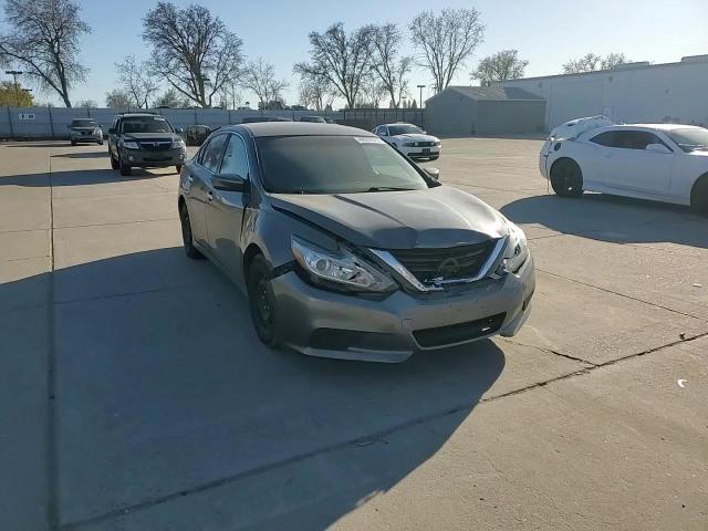 2017 Nissan Altima - Image 13