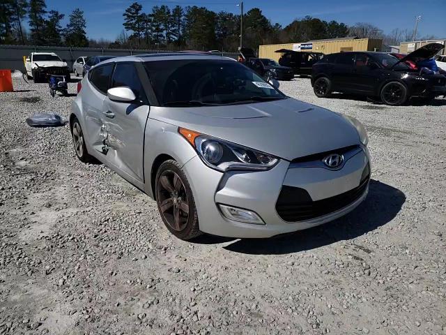 2014 Hyundai Veloster - Image 13