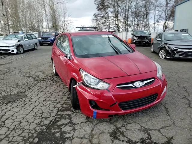 2013 Hyundai Accent - Image 10
