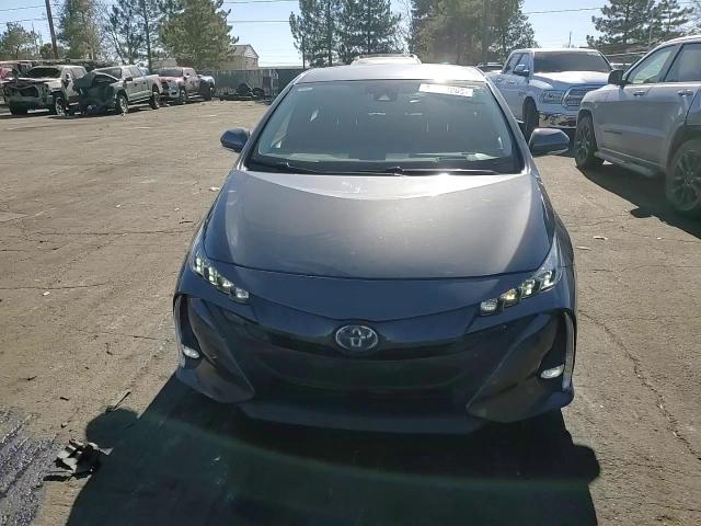 2017 Toyota Prius - Image 11