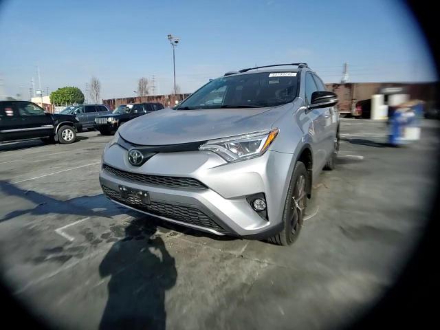 2018 Toyota RAV 4 - Image 11