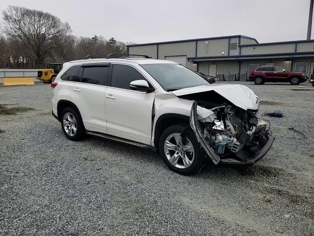 2019 Toyota Highlander - Image 12