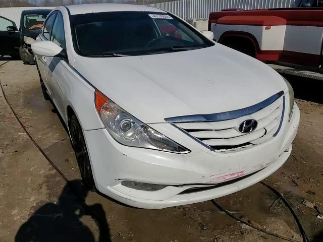 2013 Hyundai Sonata - Image 13