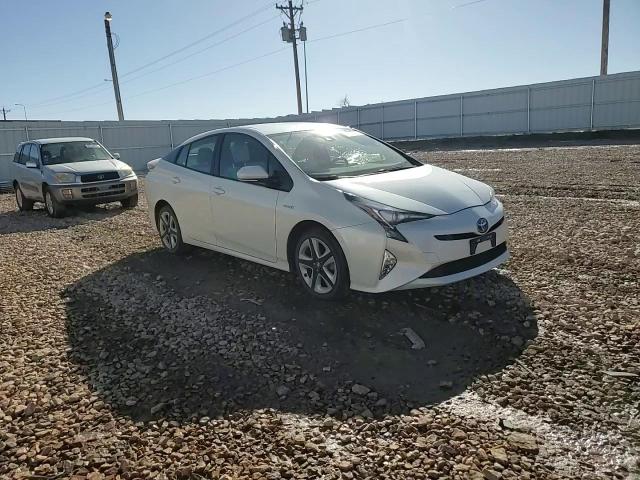 2018 Toyota Prius - Image 11