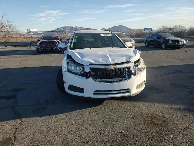 2014 Chevrolet Cruze - Image 11