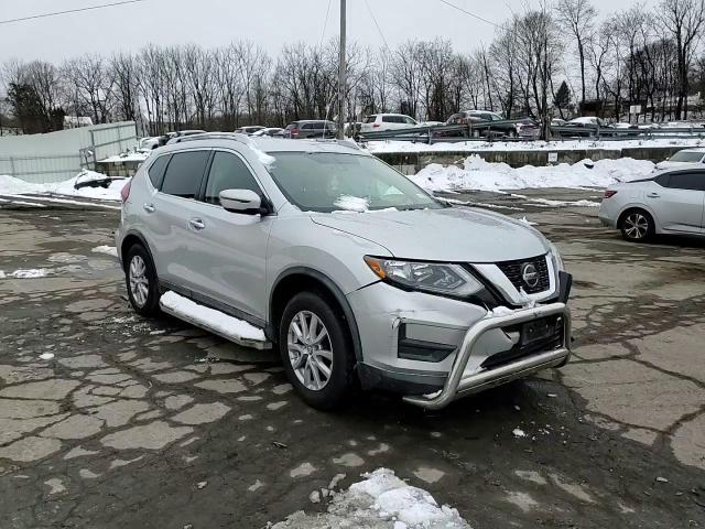 2018 Nissan Rogue - Image 11