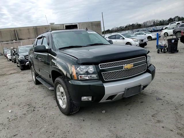 2013 Chevrolet Avalanche - Image 10