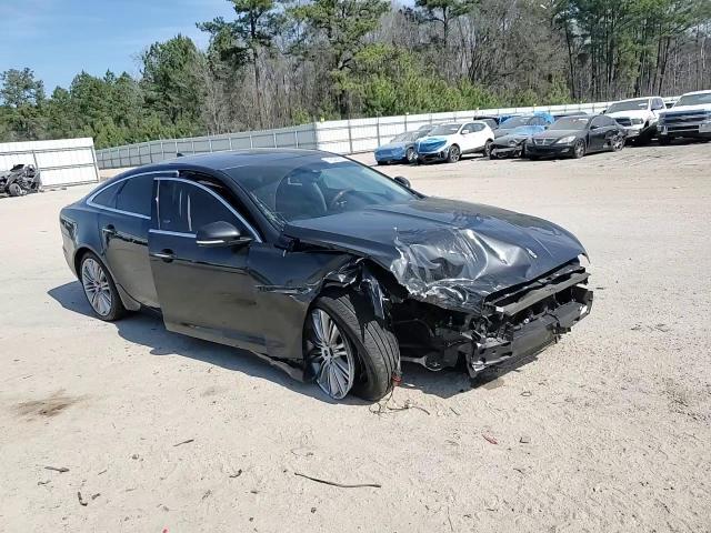 2015 Jaguar XJ - Image 11