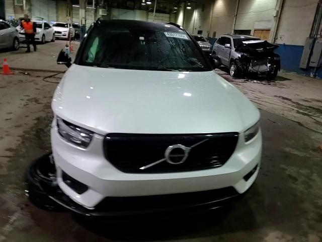 2021 Volvo XC40 - Image 14