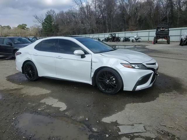 2021 Toyota Camry - Image 13